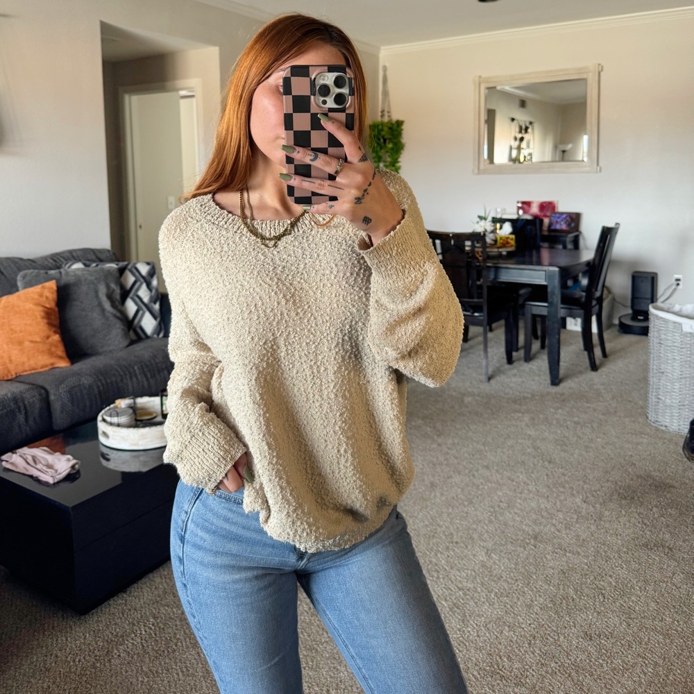 COZY CREAM SWEATER
